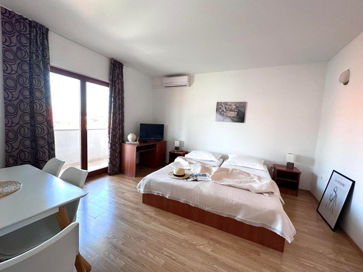 Apartmani Drago Biograd Na Moru Extérieur photo