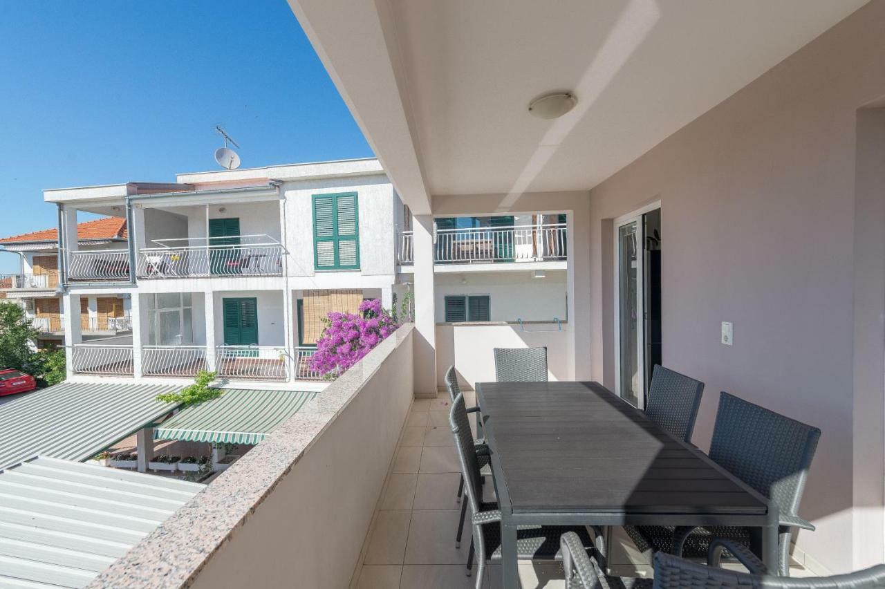 Apartmani Drago Biograd Na Moru Extérieur photo